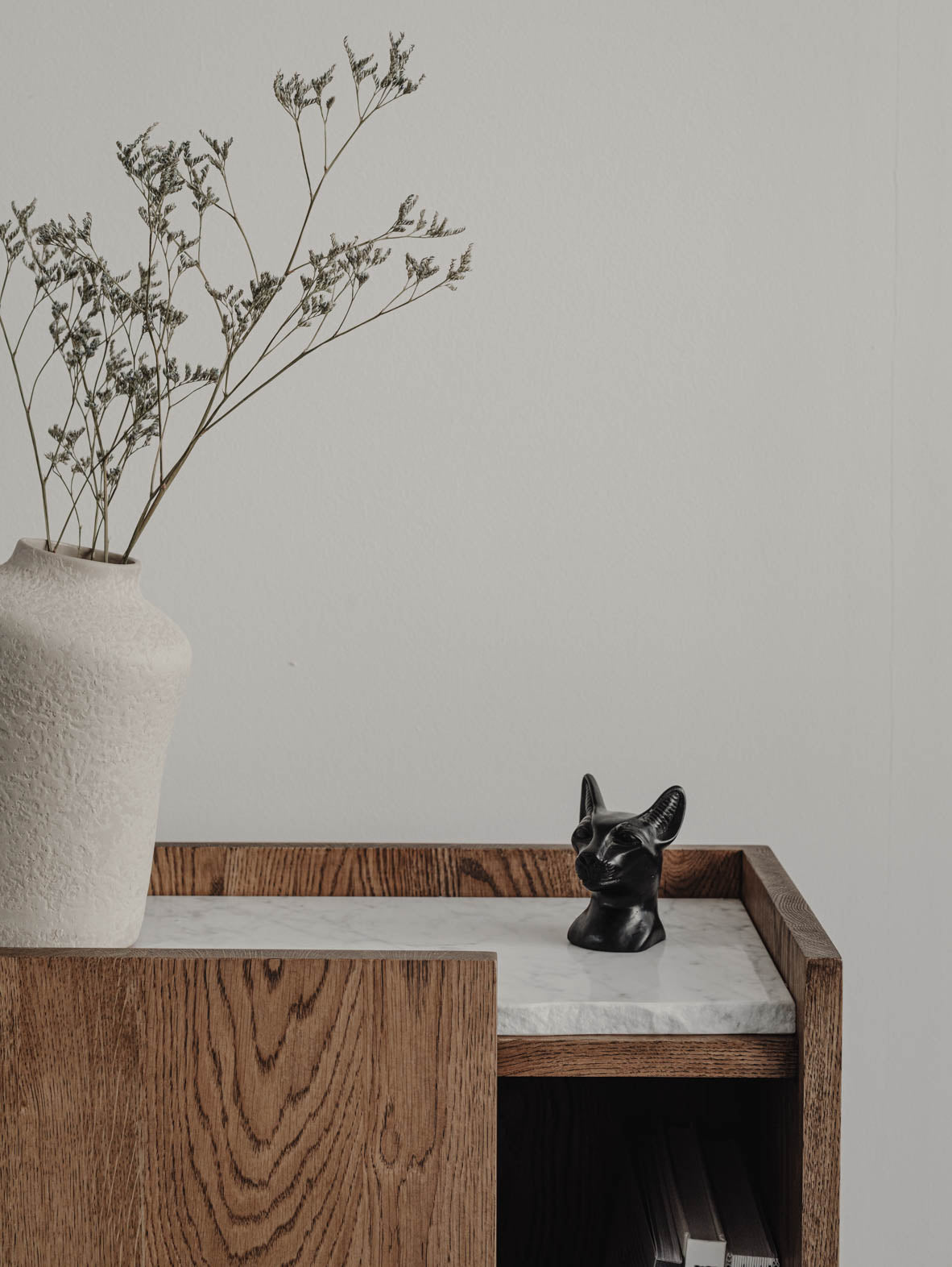 Komoda z marmurowymi półkami PAVO