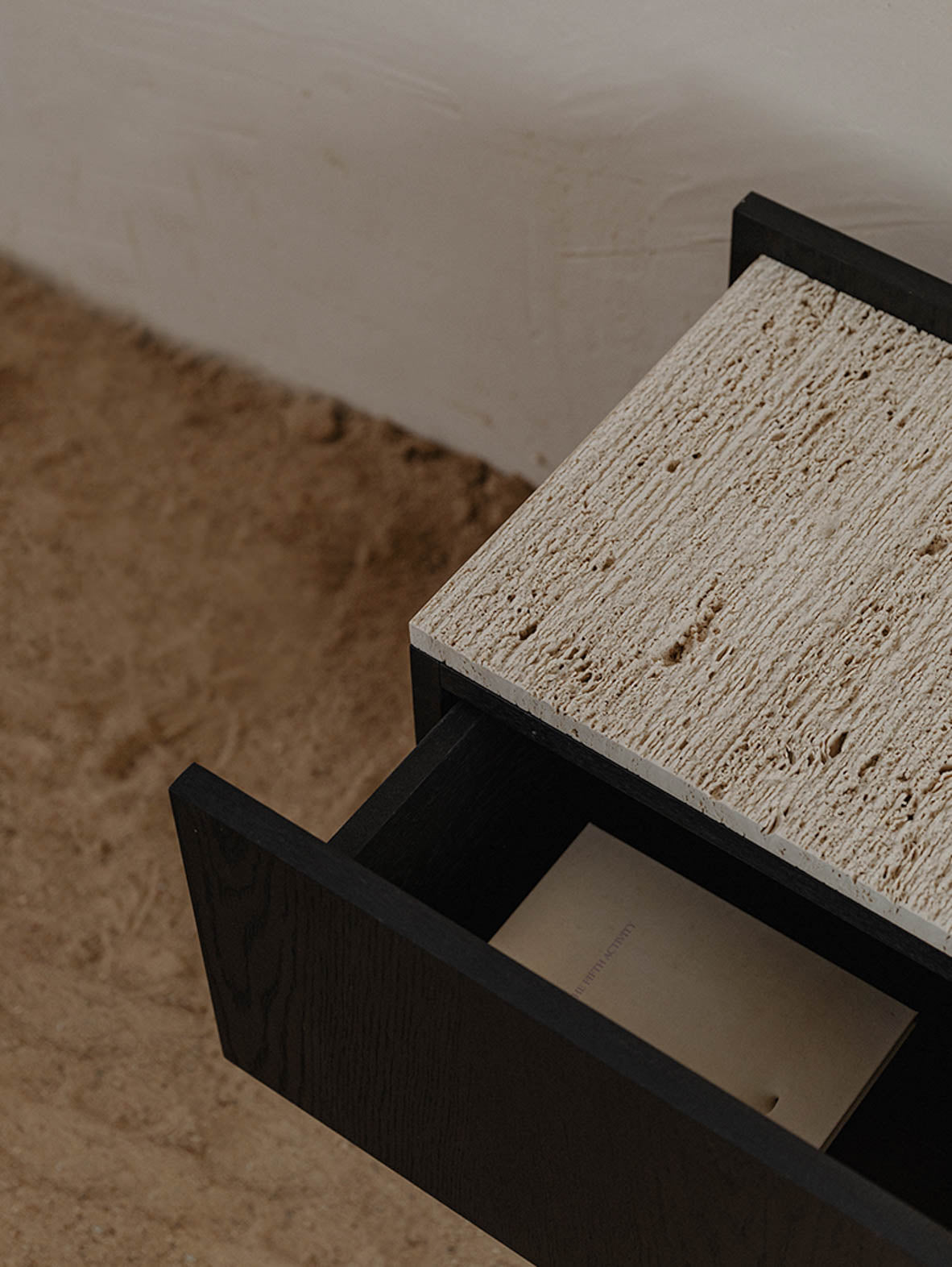 Szafka z trawertynowym blatem BOVA