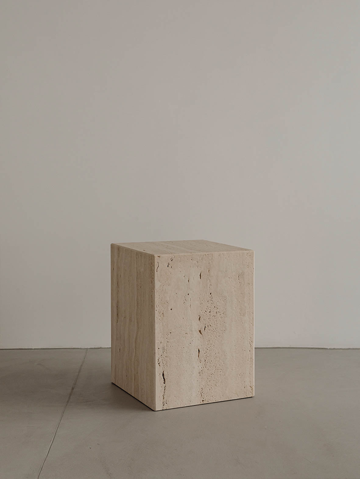 Marmurowy postument COI Marble