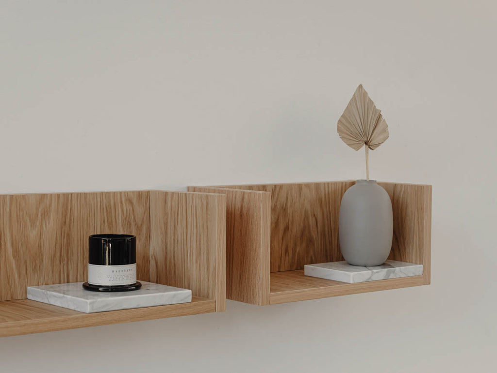 Półka ścienna z drewna