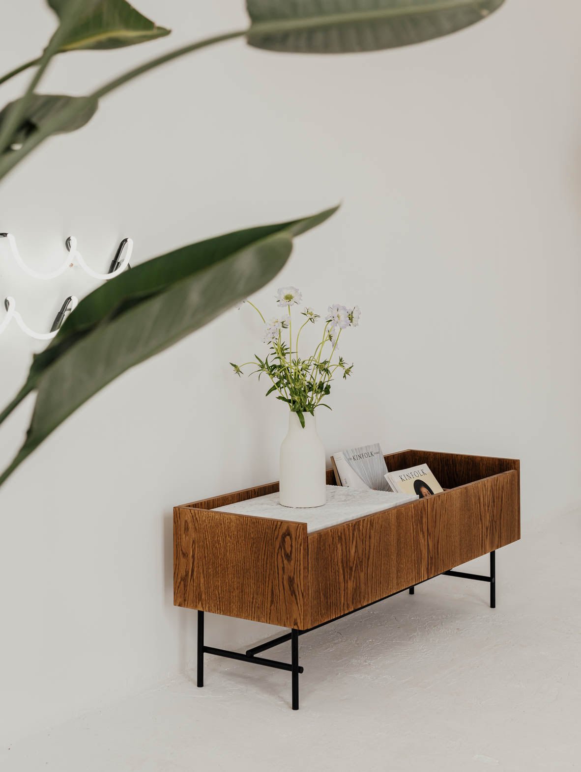 Niska komoda z drewna FORST SIDEBOARD