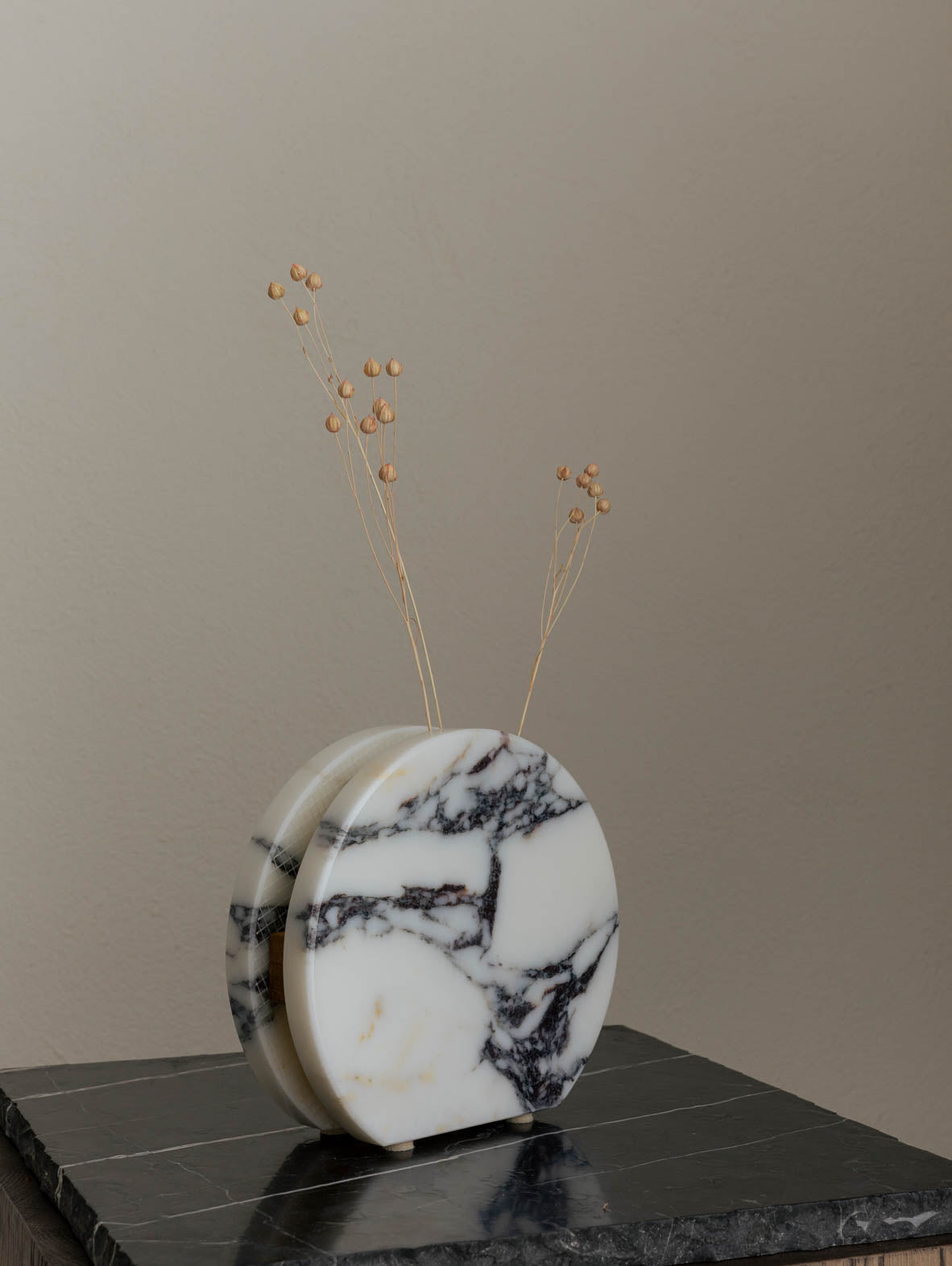 Wazon FLO z naturalnego kamienia