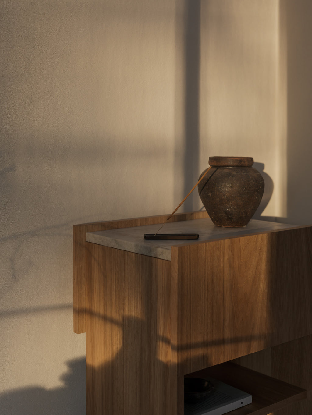 NOTO bedside table with drawer