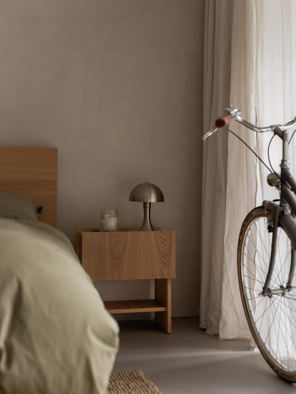 NOTO bedside table with drawer