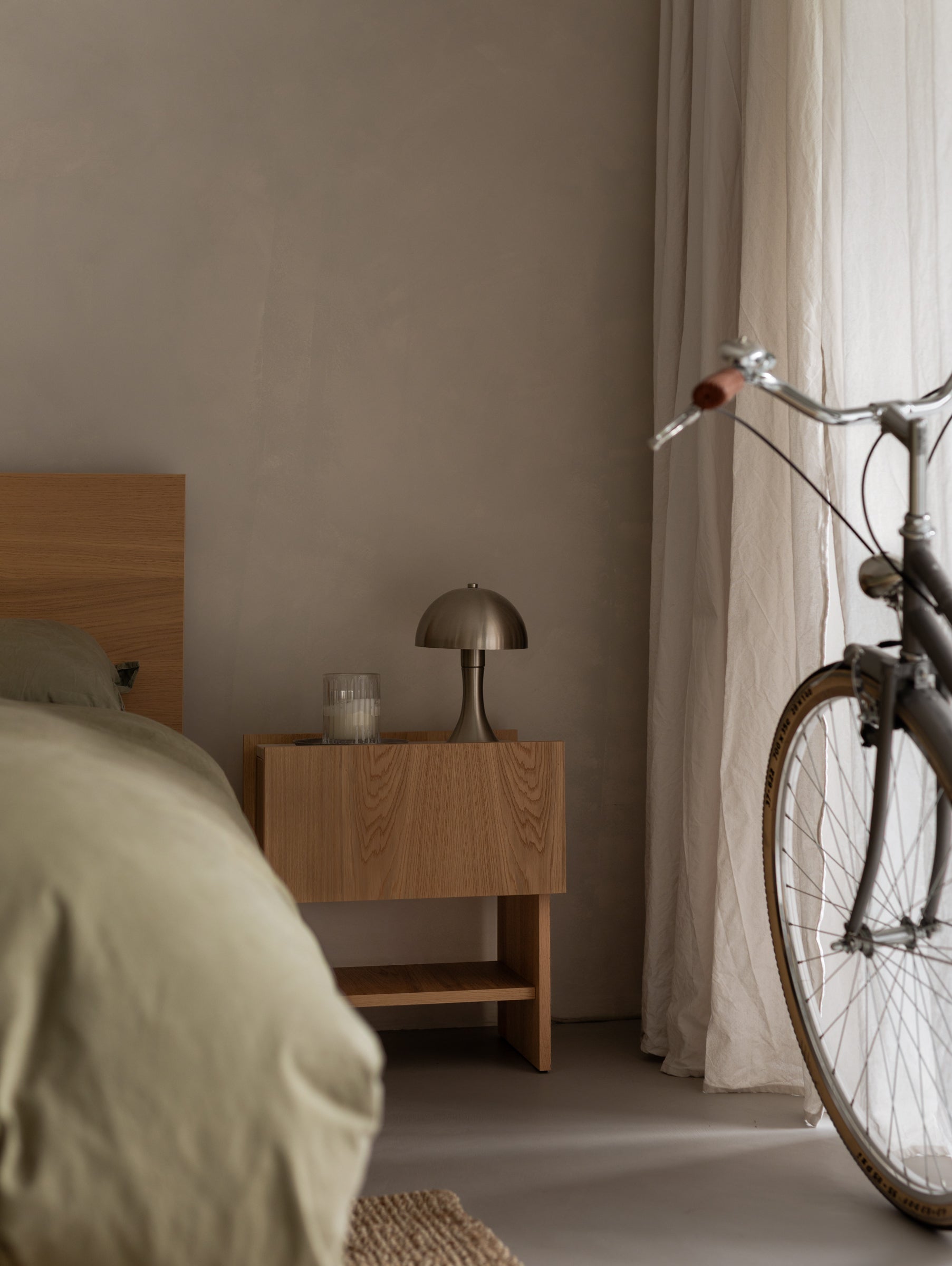 NOTO bedside table with drawer